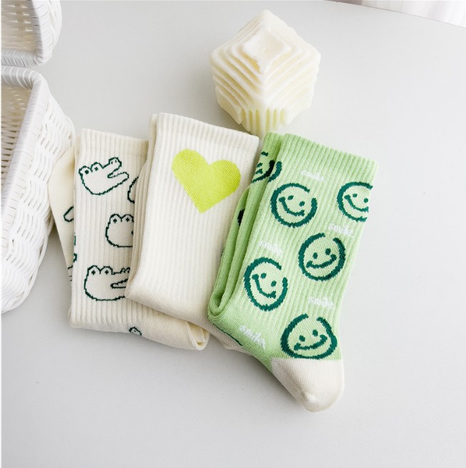 Embroidery On Socks - ถุงเท้าแฟชั่นสไตล์ฮาราจูกุ ฮิปฮอป สเก็ต สตรีท สำหรับผู้หญิง ลวดลายการ์ตูนน่ารัก