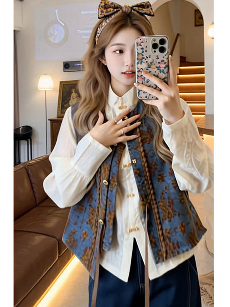 Embroidery Vest - ชุดเซ็ตสามชิ้น เสื้อกั๊กยีนส์ปักลายดอกไม้สไตล์เรโทร กางเกงทรงโคมไฟ เอวสูง แฟชั่นลำลองสำหรับฤดูใบไม้ผลิและฤดูใบไม้ร่วง