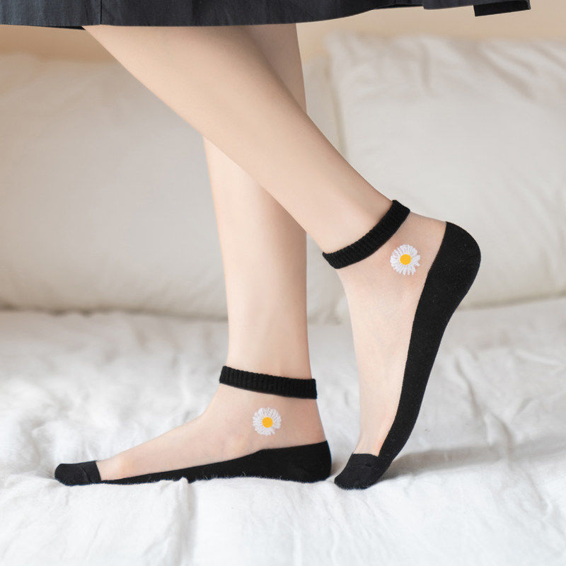 ถุงเท้าข้อสั้นลายดอกเดซี่ คริส - Embroidery On Socks บทวิจารณ์และราคา