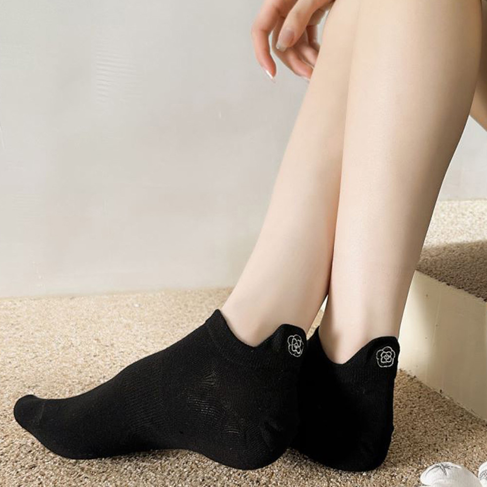 ถุงเท้าสีดำปักลายสัตว์น่ารัก3ค - Embroidery On Socks บทวิจารณ์และราคา