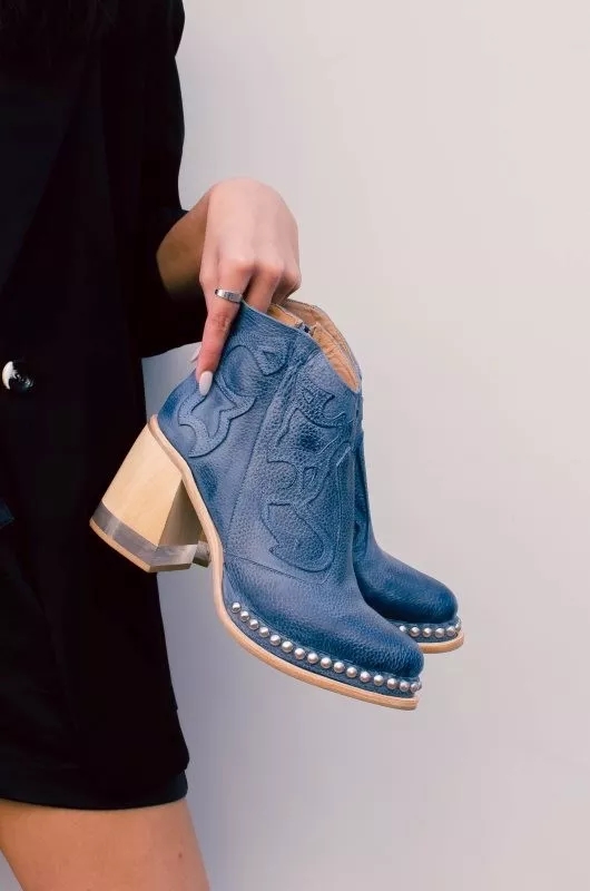 รองเท้าบูทหุ้มข้อสำหรับผู้หญิง - Embroidery On Socks บทวิจารณ์และราคา