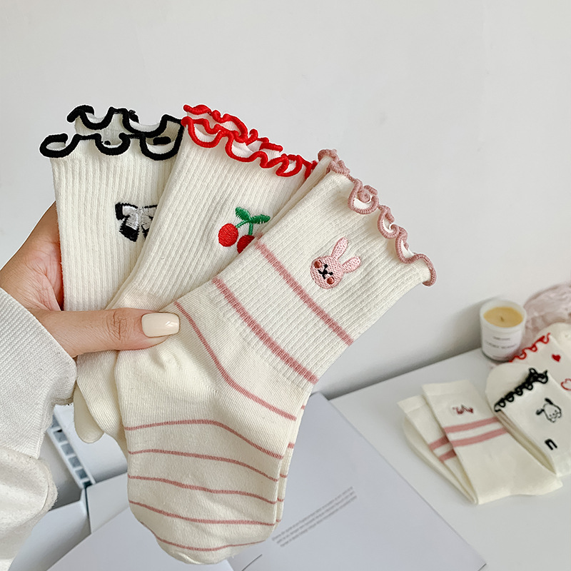 ถุงเท้าผู้หญิง ผ้าฝ้าย ลายกระต - Embroidery On Socks บทวิจารณ์และราคา